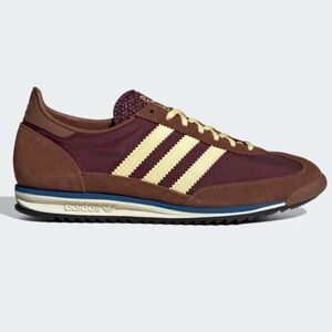 Brand new in box with packing, Adidas SL 72. Brown.
